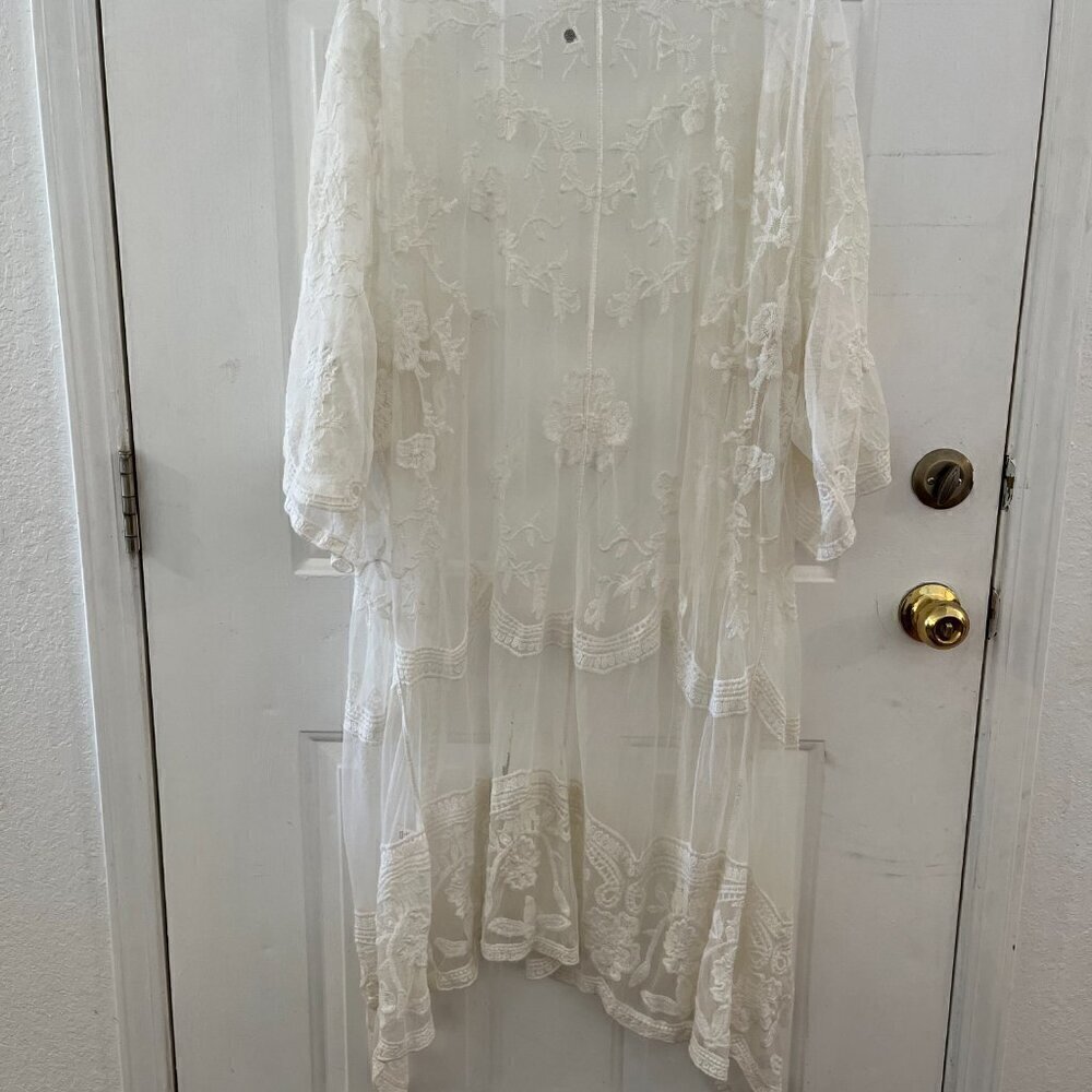 Dizzy Gal Woman's Plus-Size Ivory Floral Lace Open-Front Kimono Sz 1x - Picture 6 of 13